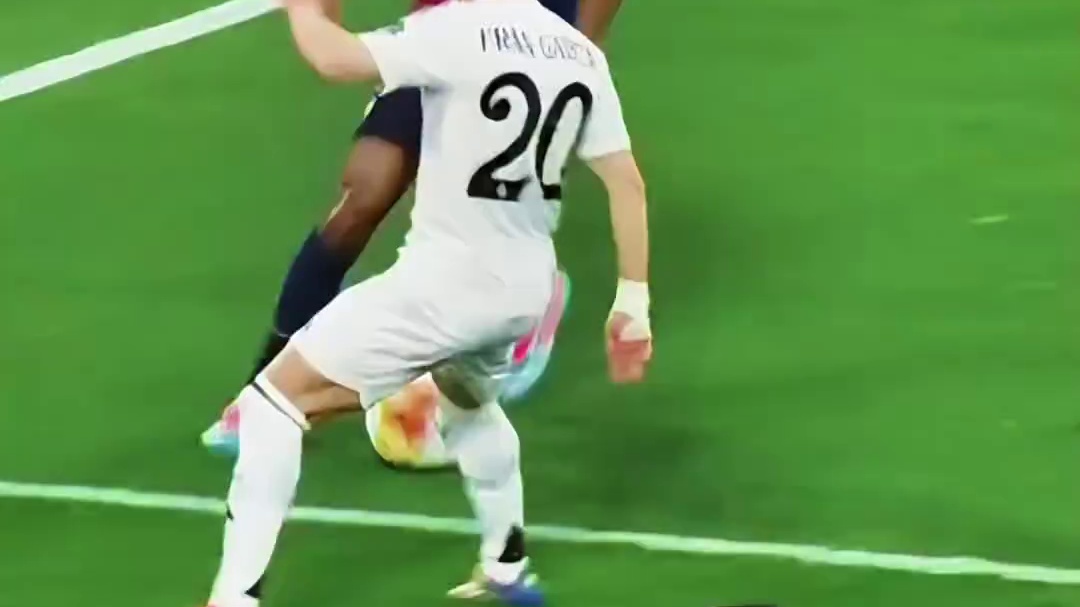 打破僵局！小孩哥亚马尔助攻佩德里弧顶世界波破门