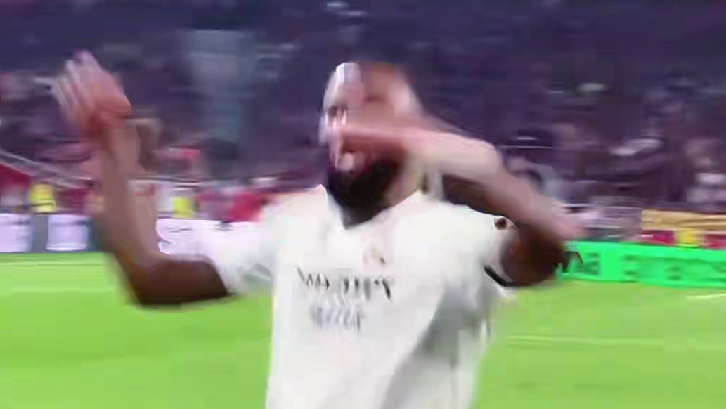 底线视角欣赏下姆巴佩高光时刻，任意球直接破门