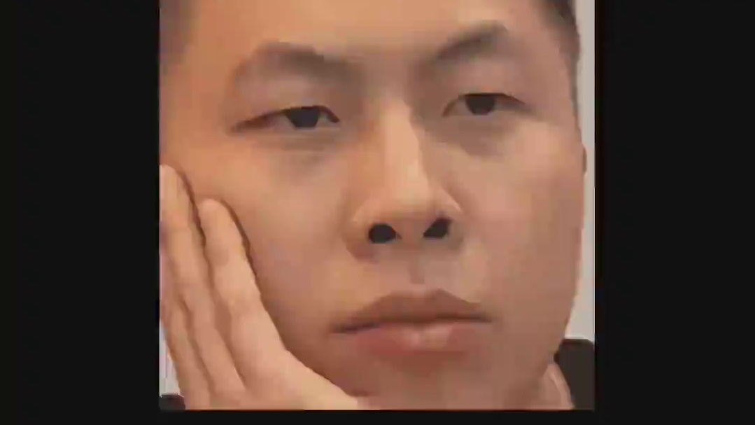 笑死，射箭解说是不是偷开小屏看乒乓球赛啊