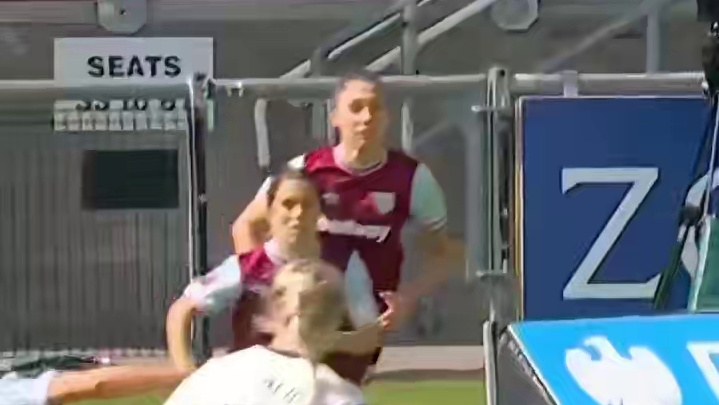 西汉姆联女足球员，植木理子技巧秀