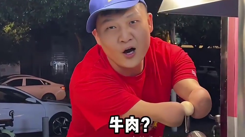 在长沙街头发现一位颠锅很帅的老板！！