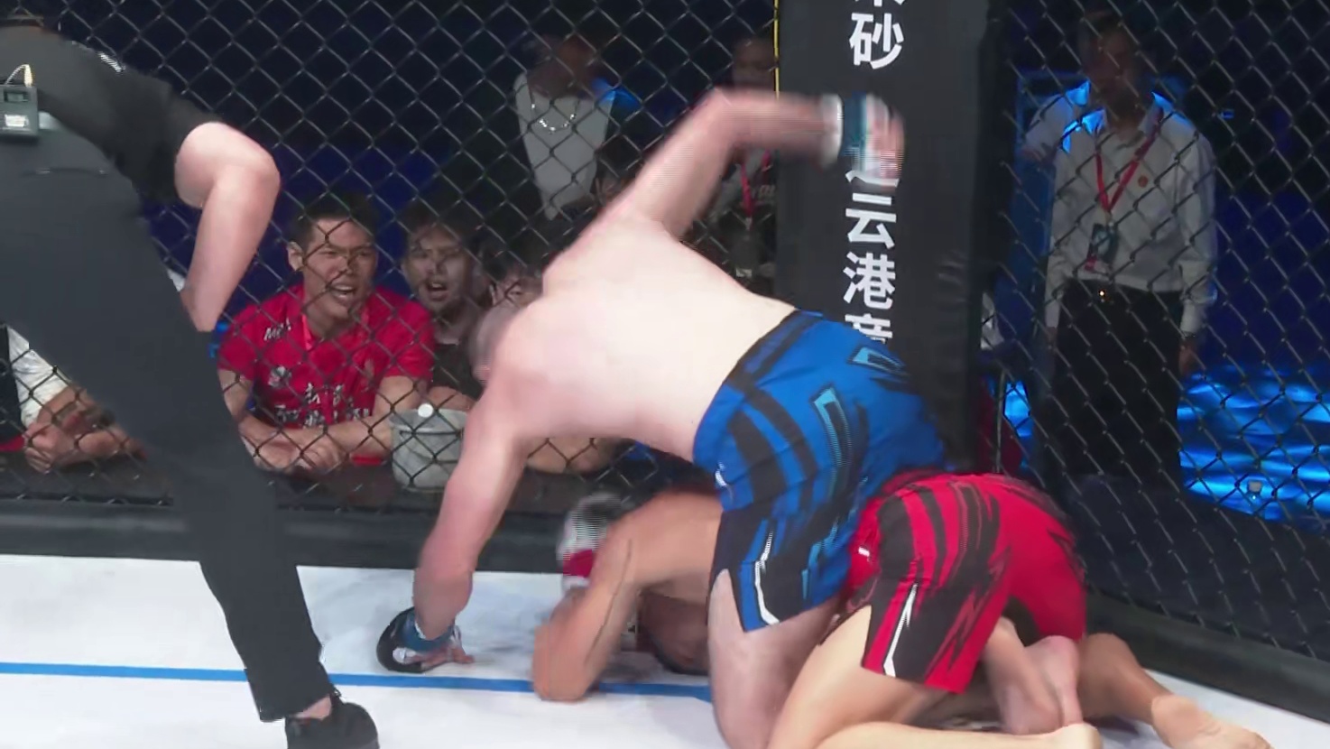 龙三格斗环球拳王巡回赛·广州站拉马赞VS钟振杰