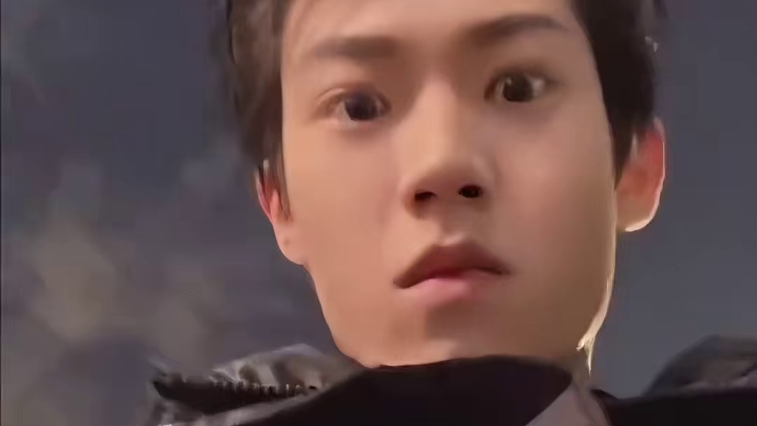 镜头朝下像王源 镜头45°像王俊凯 镜头顶端像易烊千玺 tfboy没有s