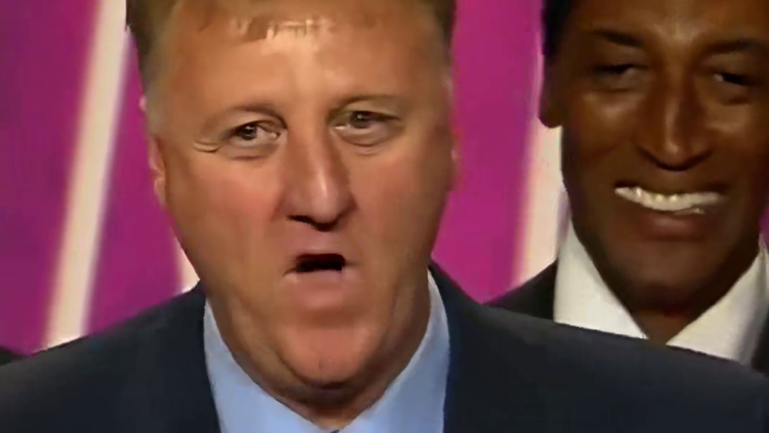 这位老人慈眉善目的，讲话应该很好听吧？！