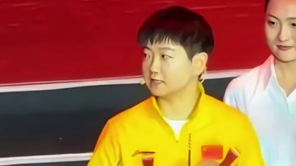 孙颖莎出席中国青年五四奖章，新时代青年先锋奖颁奖典礼，太优秀了