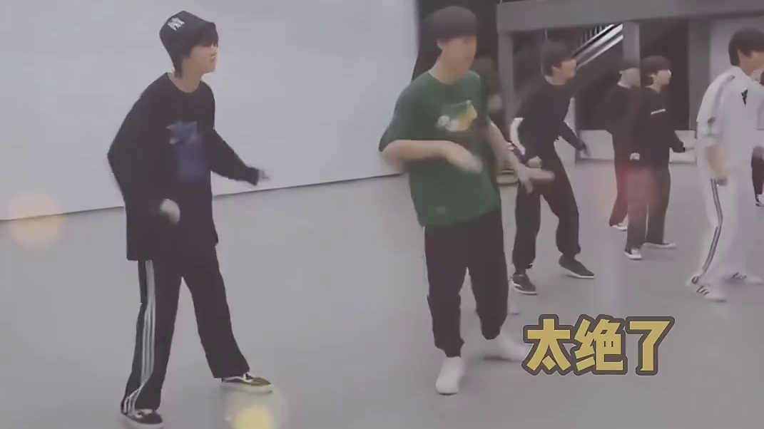 我就是小炸练习室的镜子