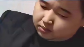 为了省去每次冲奶粉的时间，奶爸这一招可以说是前无古人后无来者！