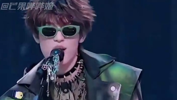 扎克小宝来咯 成年后第一次solo舞台#张泽禹#登陆少年组合#无所谓计划演唱会 #TOP登陆少年组合