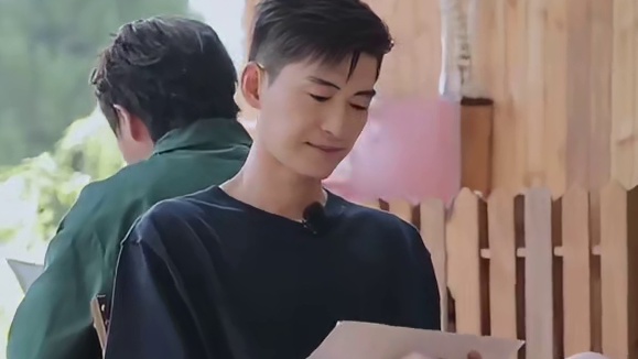 武艺  过不去的身高梗，身高永远是个谜～