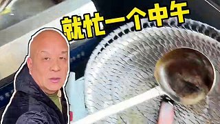 沈丘炒面哥，一天炒三百份、來得晚了都吃不上～