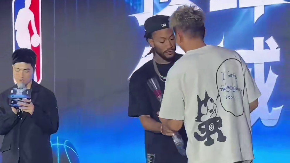 MVP 为什么我不能是MVP，总冠军有很多，但MVP是唯一！他蹲下来这一刻，这就是为什么我们这么爱他