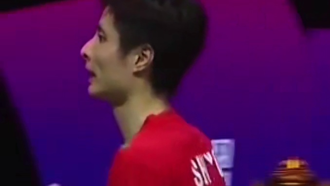 石宇奇2-0全奕陈，帮助国羽拿下重要一分，国羽2-1领先韩国