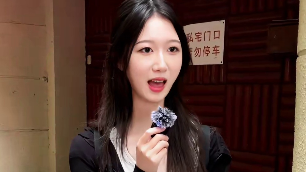 高冷“野蛮女友”喜欢斯文败类眼镜男