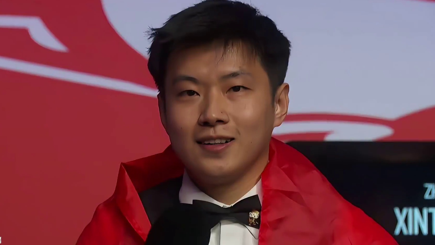 赵心童身披中国红旗！强势登顶克鲁斯堡，斩获亚洲首个世锦赛冠军