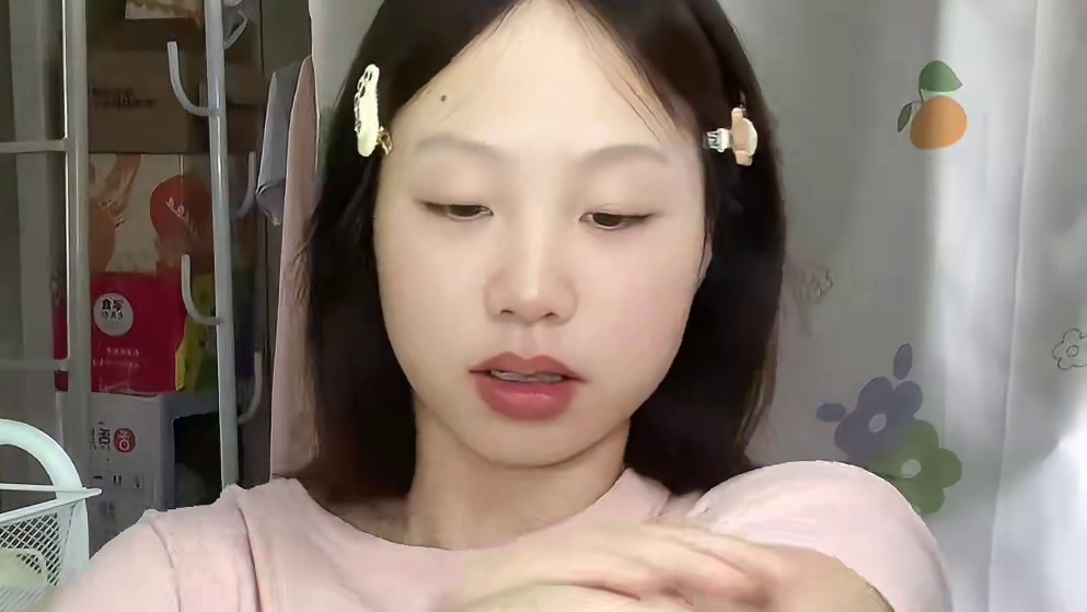 校园vlog｜五一不回家不出去玩在校一天都干啥 早午餐：西瓜+宽粉+鸭腿
加餐：腐竹+橙子
晚餐：西