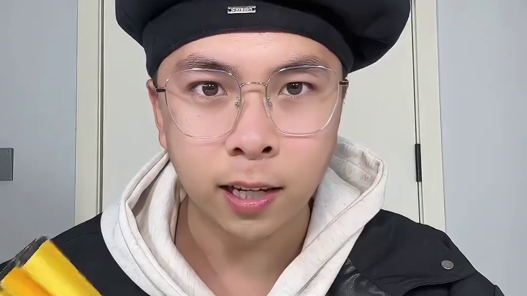 一个清华一个南航，就算不当明星不嫁富豪，她们的人生也一样精彩 #陈都灵 #章泽天 #娱乐圈 #校花