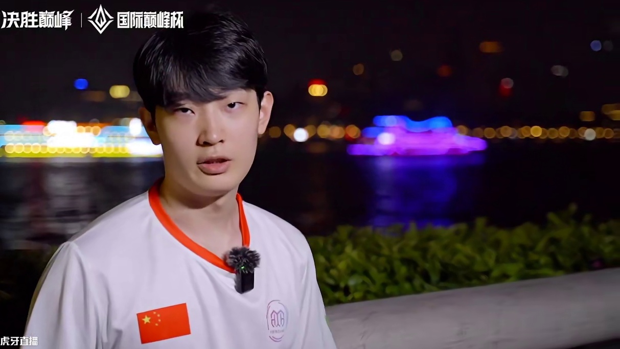 中外选手珠江夜游 共同感受广州地标魅力时刻  #海外电竞选手广州行  #海外选手被珠江夜景震撼  #