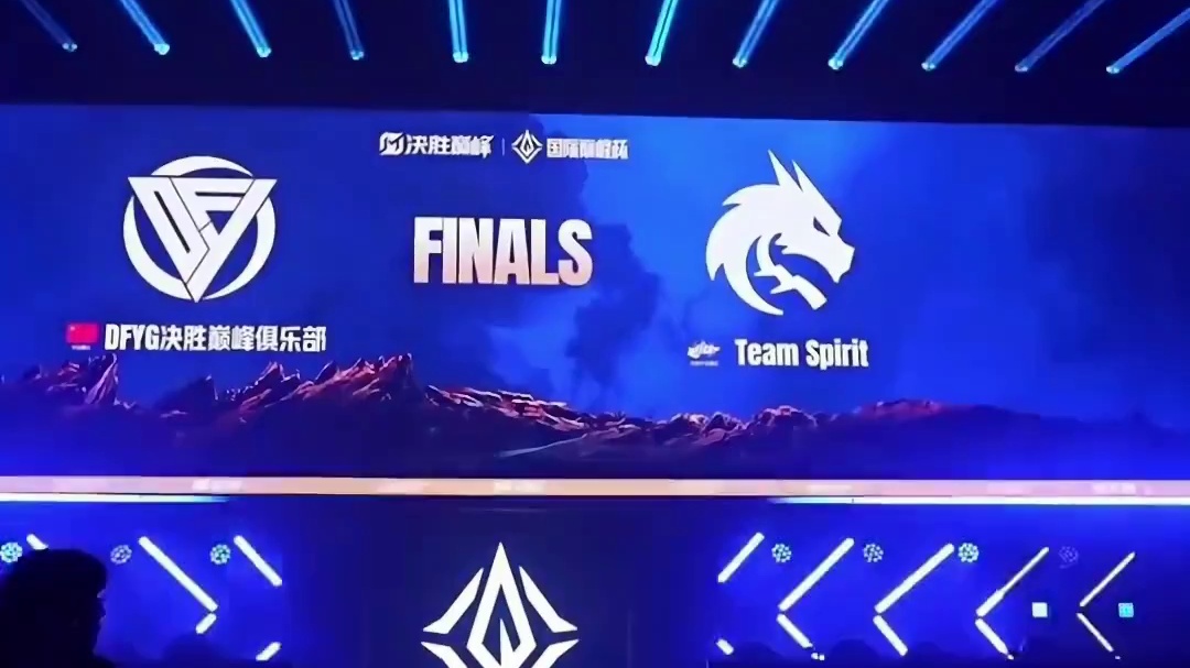 国际巅峰杯总决赛即将开启  选手登场尽显霸气英姿    #决胜巅峰国际巅峰杯  #决胜巅峰全球电竞 