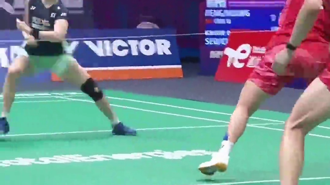 不是，你惹我东哥干嘛？ 世界羽联真的连女性生理期需要上厕所的时间，都要弄得这么不人性化吗？#羽毛球 