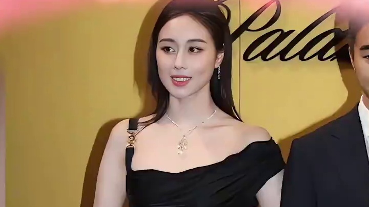 赌王千金何超欣出席母校清华大学校庆获颁卓越奖#何超欣 #娱乐圈