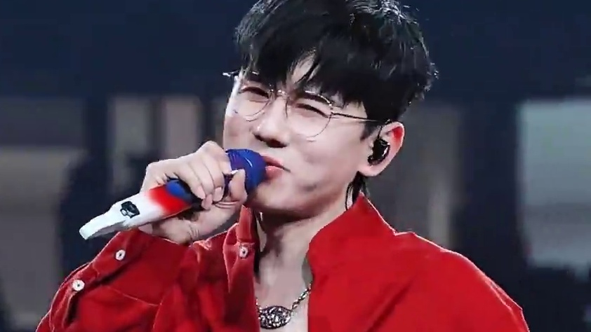 #张杰想给快男时的自己一个拥抱  21年的支持，星星没有选错！ #张杰