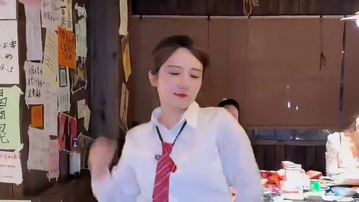 温岭这家我私藏的小酒馆！ 没有点才艺还真不敢来这吃饭！氛围感真的是太好了！#台州美食 #小酒馆 #本