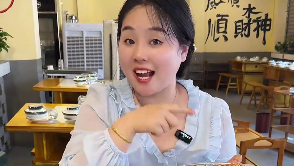 眉山串串一根签签的串串，肉大坨大坨的，真的很少见#麻辣烫