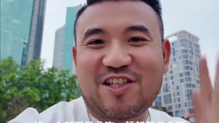 藏在祖庙老房子里面的新疆菜餐厅，就是拌面特别的好吃 #谁懂这一口的好吃程度 #美食