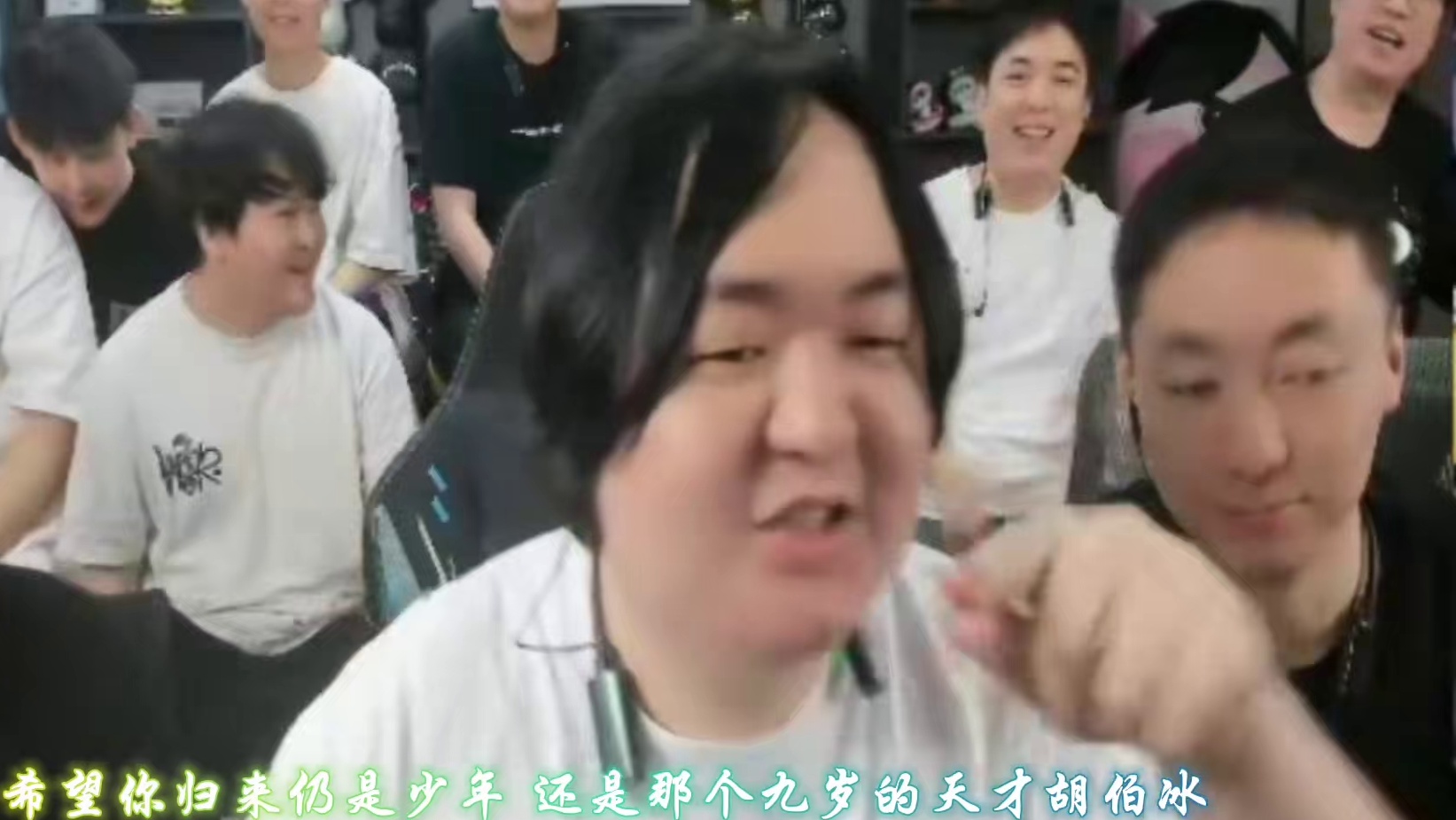 好像从前的村子又回来了  #陈伯全能王 #内容启发搜索 #qq飞车端游 #qq飞车荣耀杯