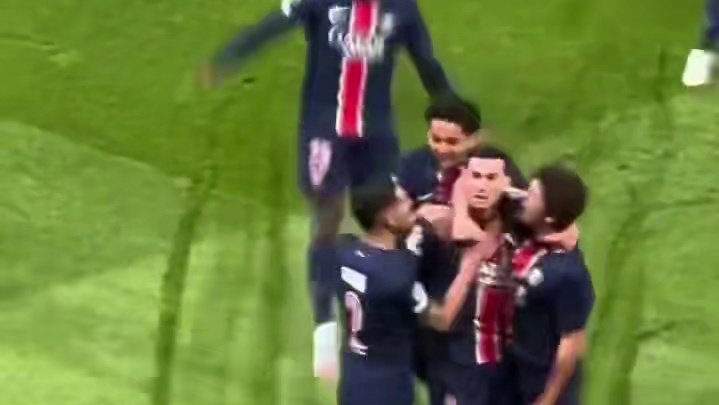 埋伏在禁区的法比安