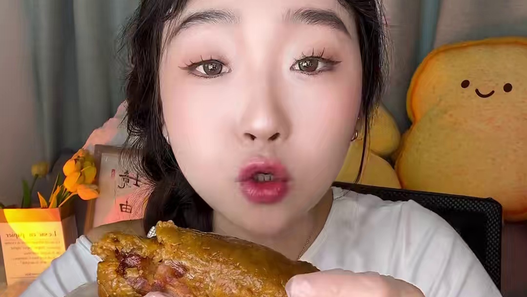 每个都是250g半斤重！真的很好吃，糯米油润，里面都是整块五花肉！爱吃咸粽的宝儿记得提前买！#五花肉