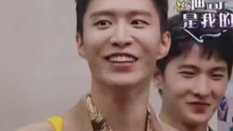 贾玲  为了赢游戏自曝与杨迪  的关系也太拼吧！