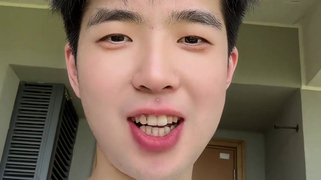 这个男女人有点沉。#霸总版救美模仿挑战#网剧假面迷情#挑战#模仿