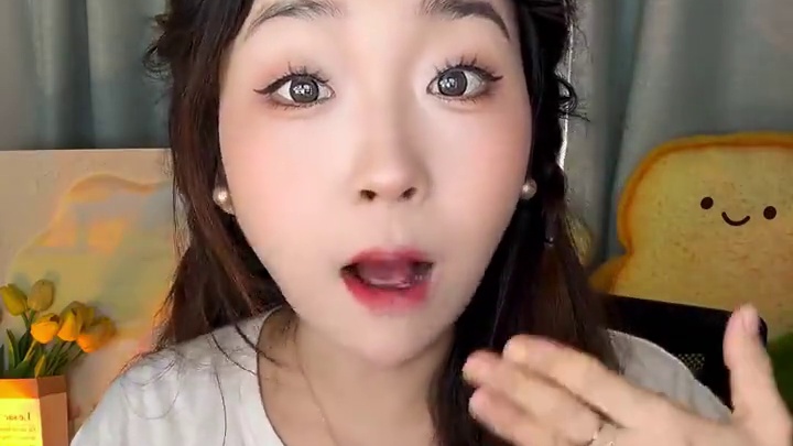 姐妹们一定要冷藏喝，妈呀太爽了！他就是重口味的搭子！！！！配料干净！真的很清爽！#杨梅汁 #冰杨梅汁