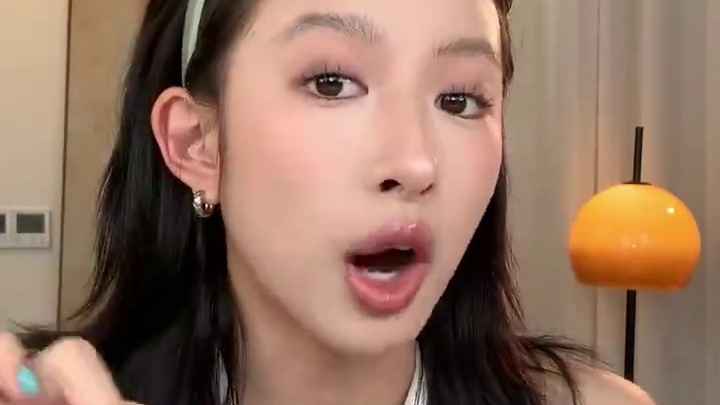 方里疯了！36.3一块12g大容量！买一赠一就播两小时 速！ #好物分享 #种草 #粉饼 #防水防汗