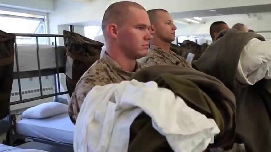 军人为什么都要被子叠成豆腐块