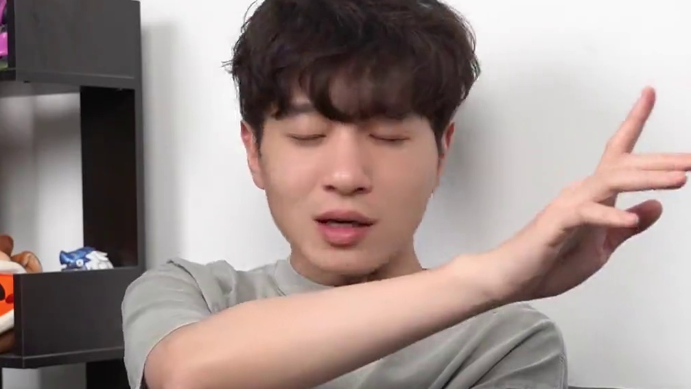 你是说一首歌就能带我回到那个夏天？？#香肠派对 #香肠派对周星星