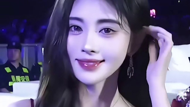 鞠婧祎演绎劳伦斯先生