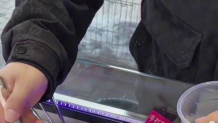 东北10块一杯糖水自助，40多种小料随便选 好快乐～我好像给自己做了一杯粥……