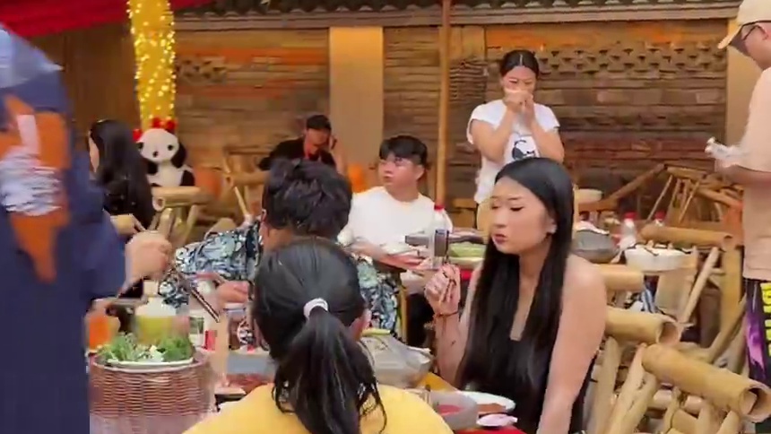 来成都体验火锅坝坝宴！！