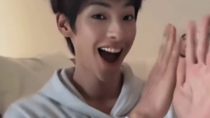 都说了不要惹大学生的啦