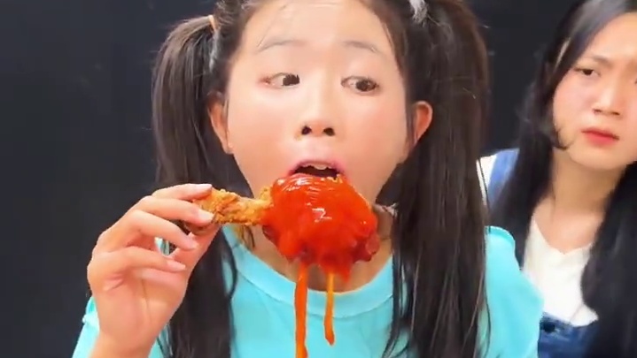 ToRung搞笑 鸡腿怎么飘上来了
#搞笑#解压#看一次笑一次