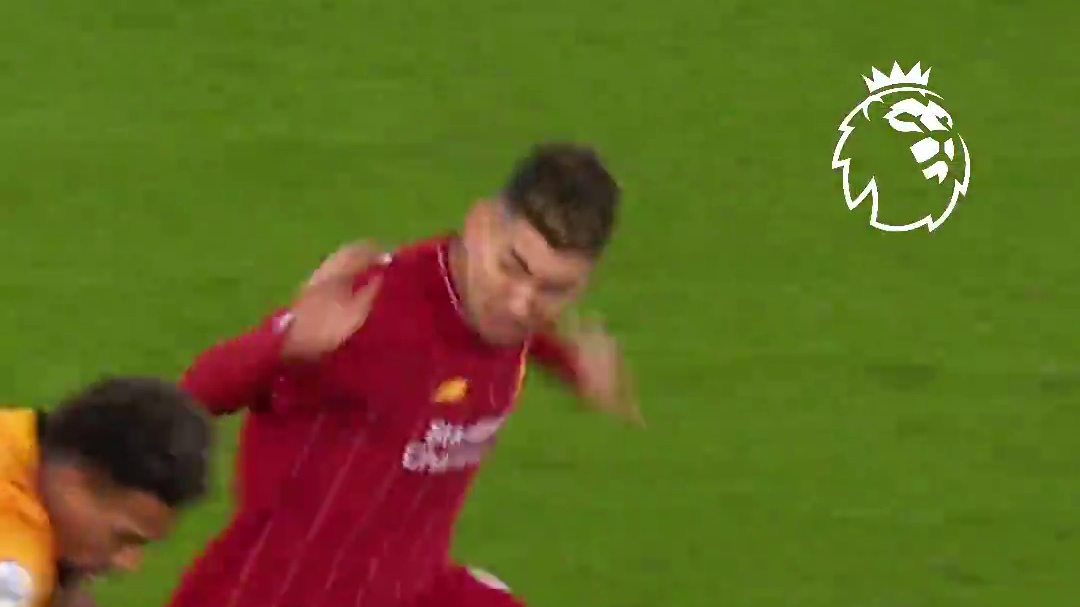 震惊！英超球员赛前摸皮肤润滑油，原因竟是？#足球 #英超