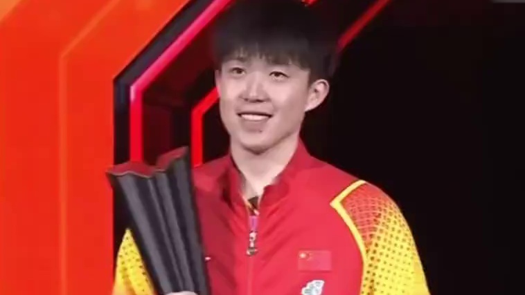 #王楚钦 迎来25岁生日，尽管无暇庆生，但球迷以“多哈圆梦”为主题发起应援，期待他突破“无三大赛单打