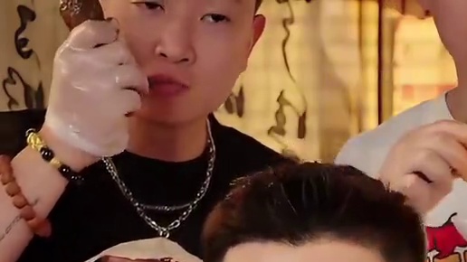 不那么能吃辣但是喜欢吃辣卤的姐妹，这个鸭头推荐给你们！#美食推荐 #吃货日常 #哎呀妈呀真香