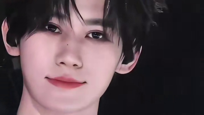 张真源和鹿晗聚餐吃饭