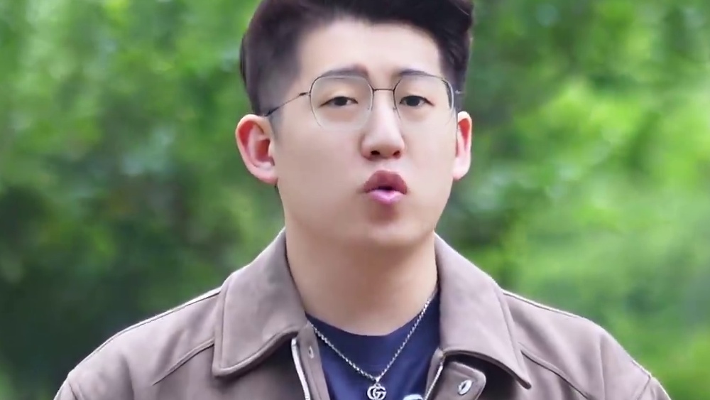 记得一定要在母亲节给妈妈一个拥抱啊#母亲节 #AI动图 #⽼照⽚复活