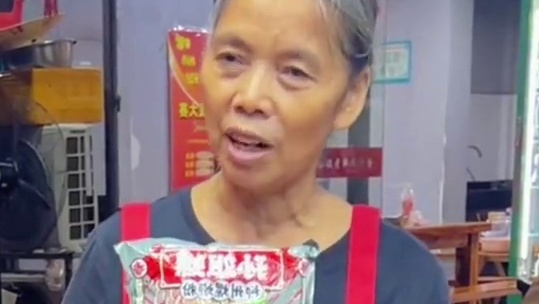 帅哥挑战10碗爆辣，狂赚八戒5000元~#螺蛳粉