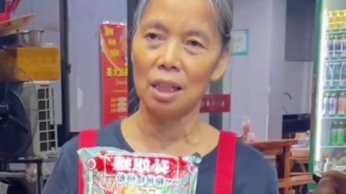 肌肉哥挑战5两螺蛳粉，35秒吃碗狂转5000阿姨元~#螺蛳粉