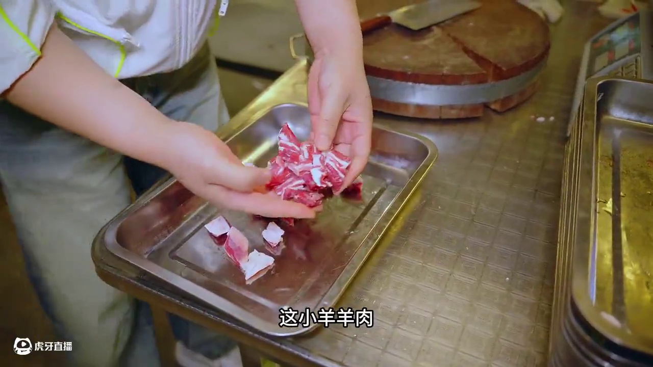 肥中瘦瘦中肥才是最好吃的#vlog日常 #下班后的日常 #生活不会辜负每一个努力的人 #羊肉串 #阜